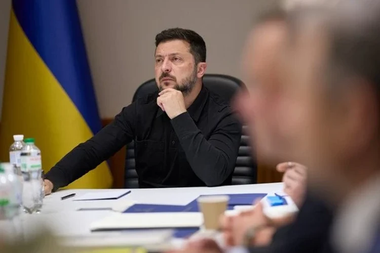 Зеленський анонсував візит до США для обговорення закінчення війни