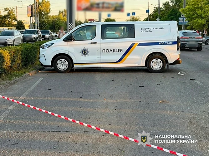 Вибух кросовера на проспекті Небесної Сотні в Одесі: що відомо