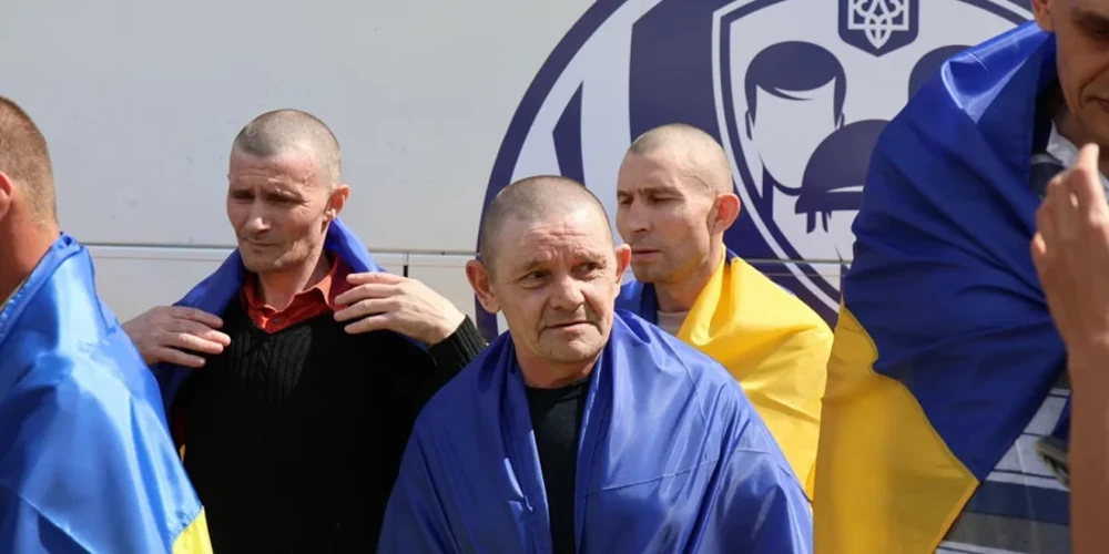 Хроніка повернення: як 103 українських військових звільнили з полону 19 серпня