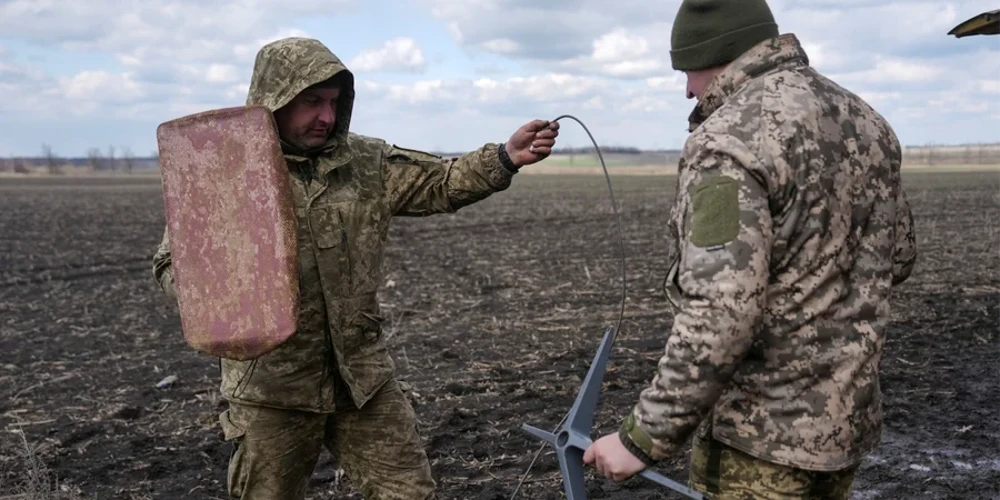 Starlink для українських військових: що відомо про відновлення зв’язку